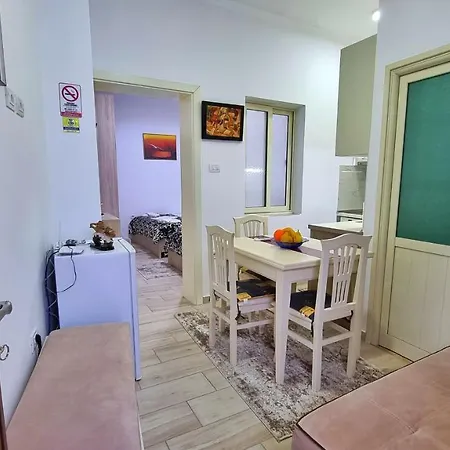 Downtown Apartment *