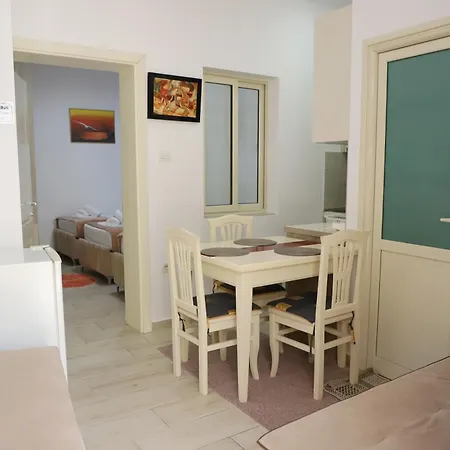 Downtown Apartman *